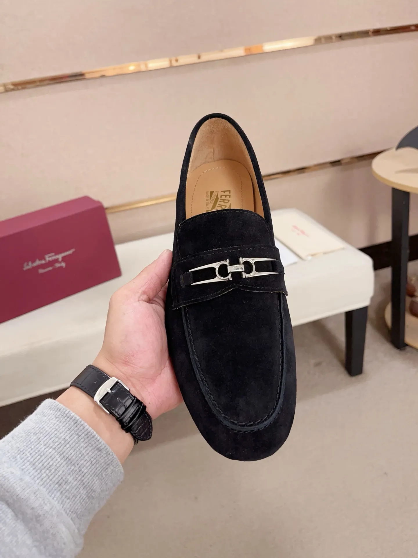 Men's shoes💰: 480💰 High version Ferragamo Dongguan quality! 🆕🆕Exclusive hot-selling products in stock🔥🔥New products on the shelves, high-quality shoes, complete with packaging! 💪 💪 Material: Imported suede cowhide 🐂 + Imported high-quality water-dyed cowhide lining + wear-resistant outsole 👍🏻👍🏻 Features: High-end and comfortable, purely handmade 🚀 🚀 Create the perfect shoes that suit you best 🔥 🔥 Size: (38-44) Can be customized 45 non-returnable!